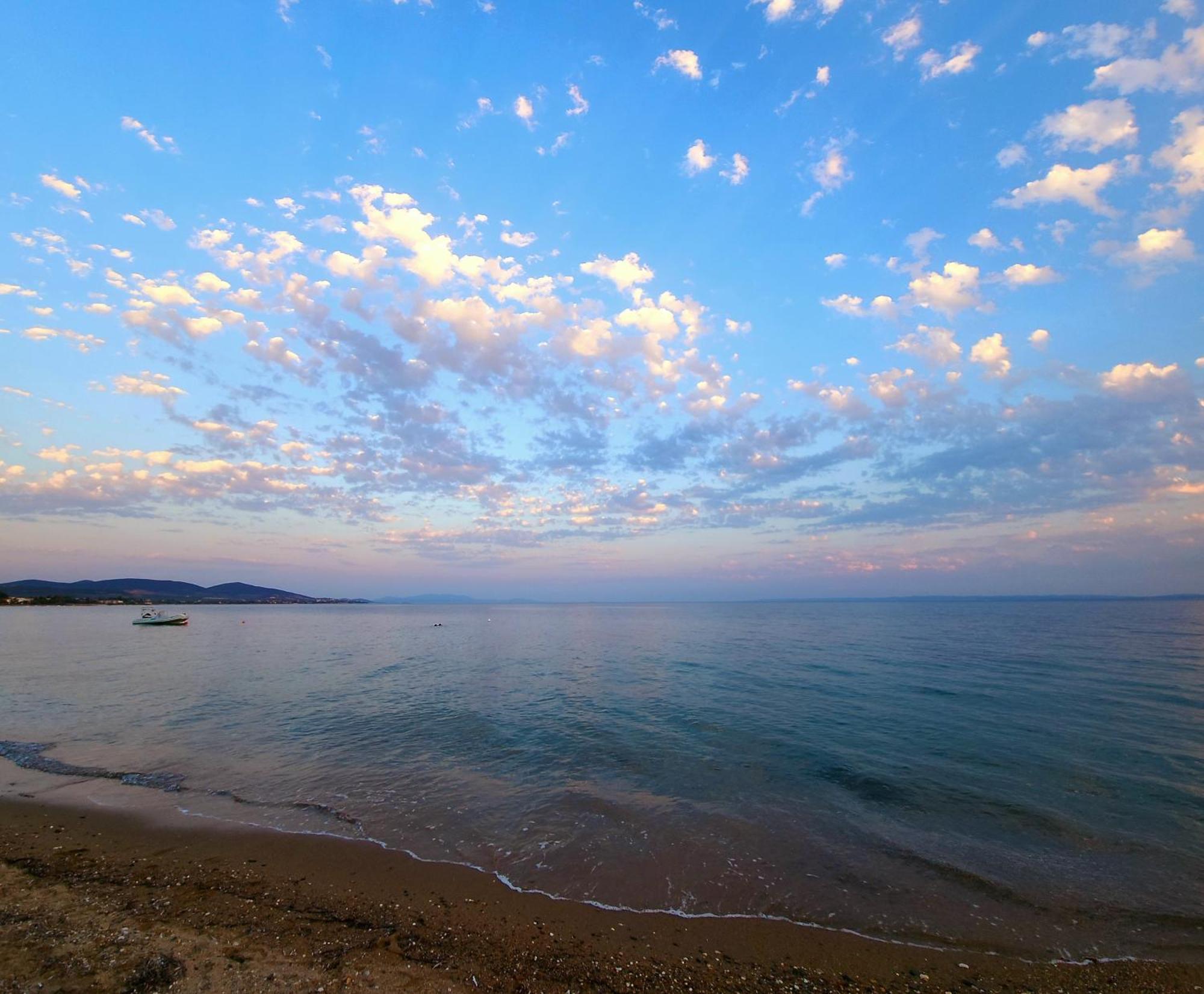 Pine Beach Holiday Home 2 Bedrooms 50 Meters To The Beach Kalyves Polygyrou Εξωτερικό φωτογραφία